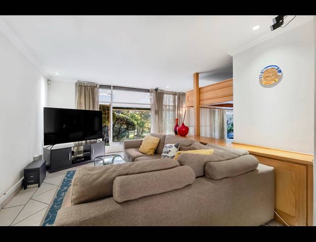 5 BEDROOM HOUSE FOR SALE IN FERNDALE